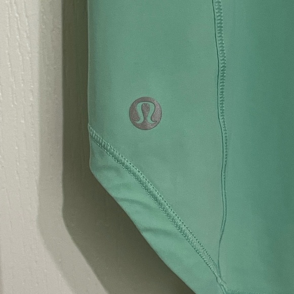 Lululemon Sculpt Tank Wild Mint 2021 W1CS9S $58 Material Mesh Open Back Sz 2 - Picture 7 of 7